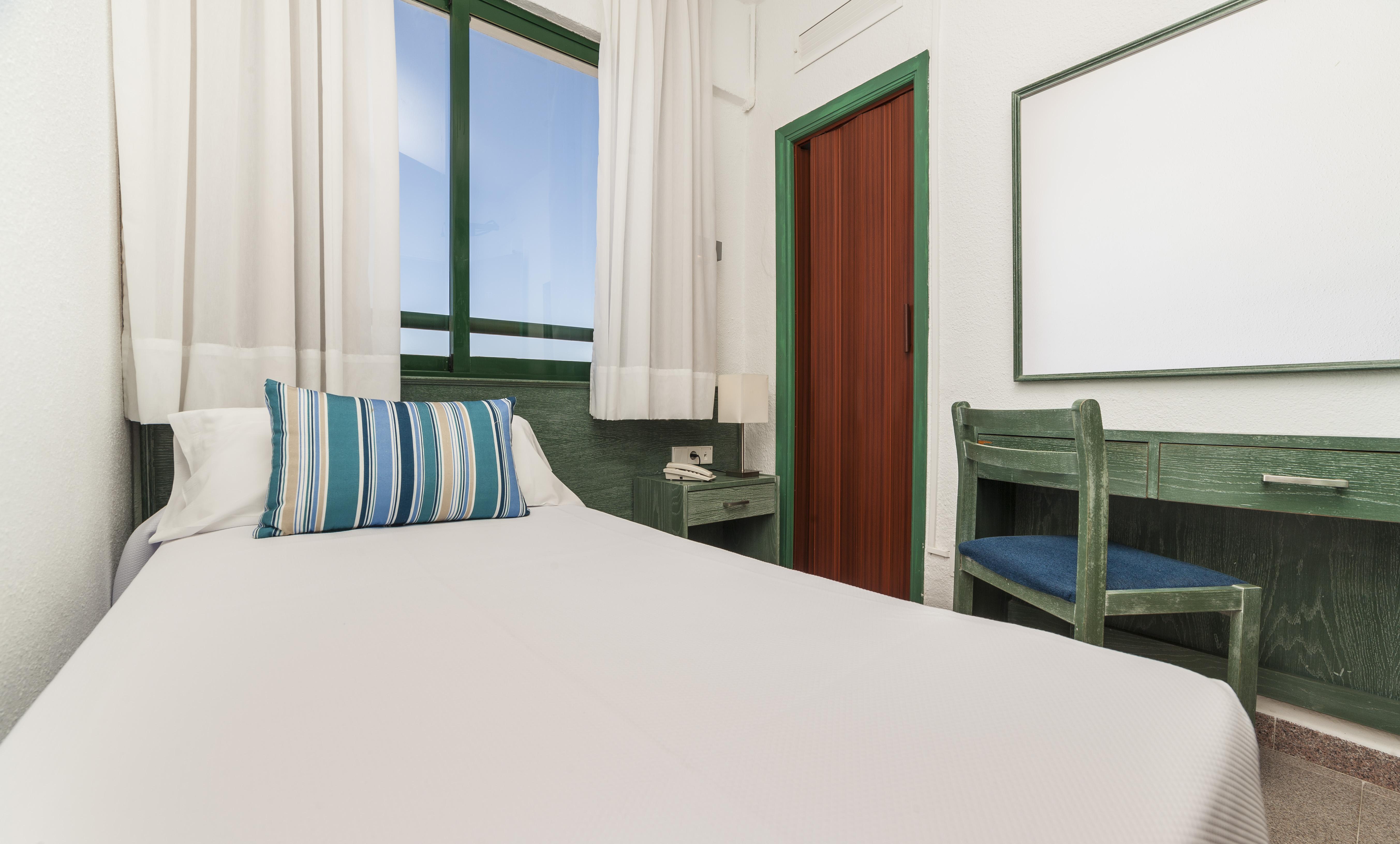 Globales Cala'N Blanes Hotel Cala'N Blanes  Ngoại thất bức ảnh