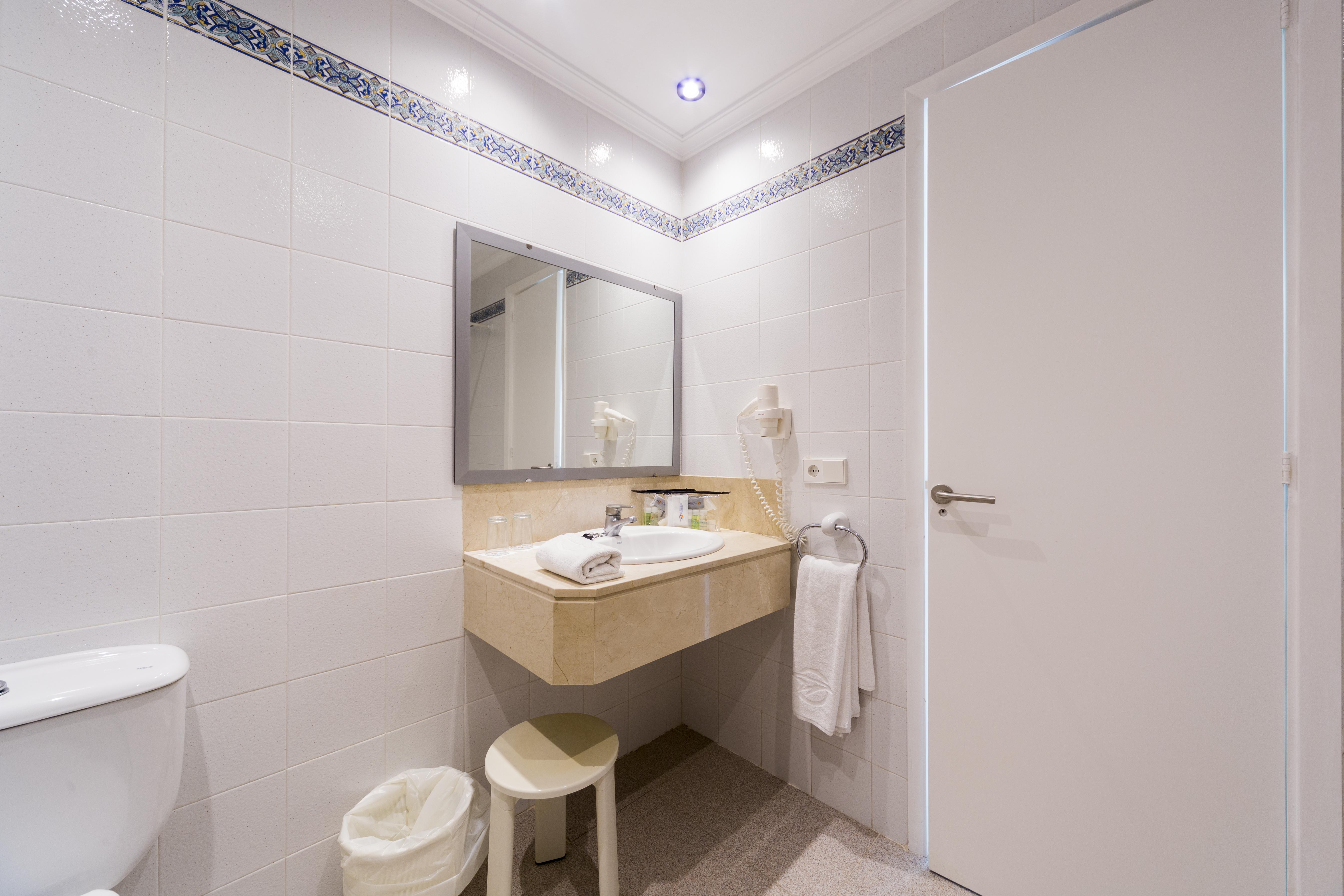 Globales Cala'N Blanes Hotel Cala'N Blanes  Ngoại thất bức ảnh
